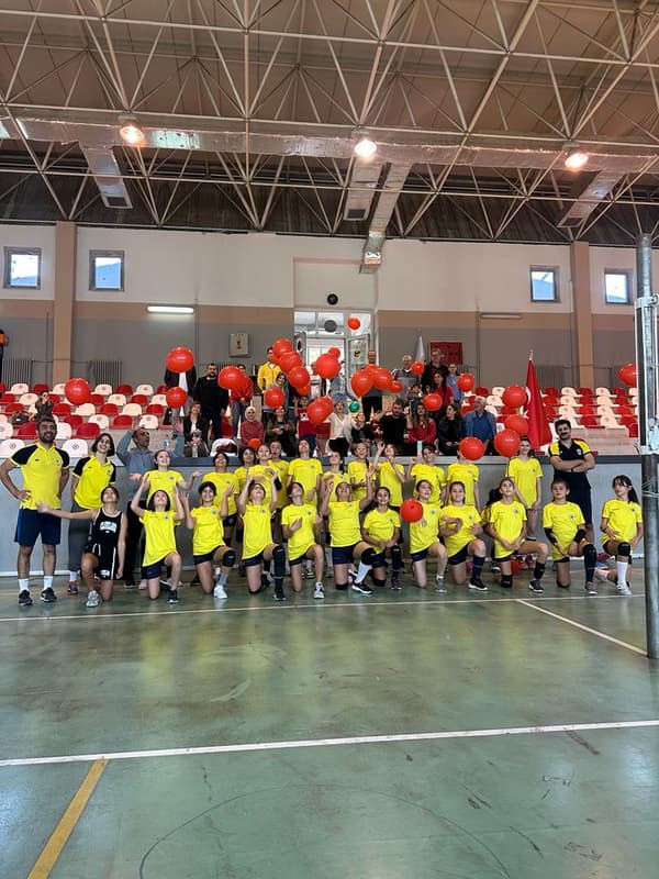 Fenerbahçe Spor Okulları - Eryaman - 8. Fotoğraf Fenerbahçe Spor Okulları - Eryaman - 8. Fotoğraf