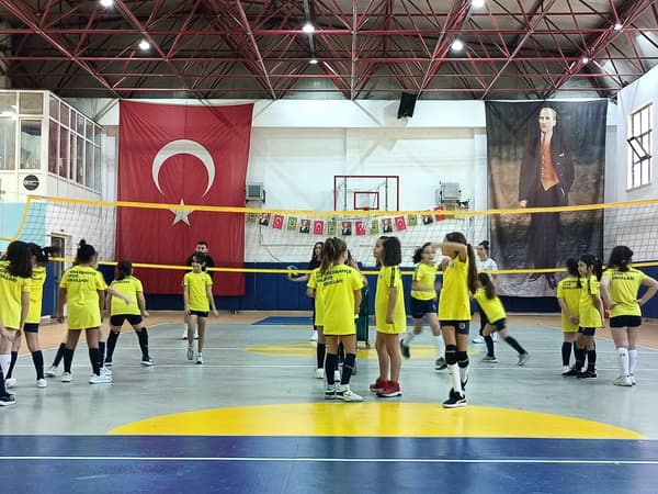 Fenerbahçe Spor Okulları - Eryaman - 15. Fotoğraf Fenerbahçe Spor Okulları - Eryaman - 15. Fotoğraf